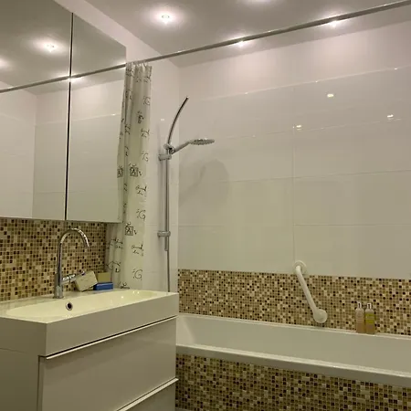 アパート Super Nice 3 Room Apartment With Kitchen And Balcony With A Patio