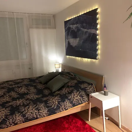 Super Nice 3 Room Apartment With Kitchen And Balcony With A Patio アパート